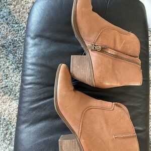 Brown Frye ankle boots size 7